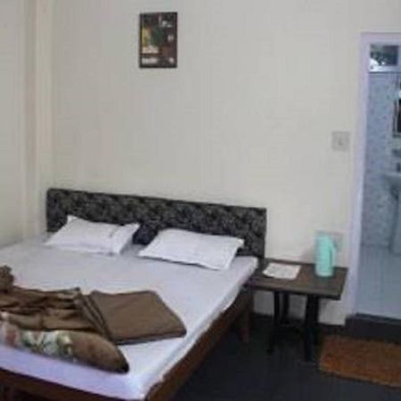 Royal Guest House Gaya Exterior foto
