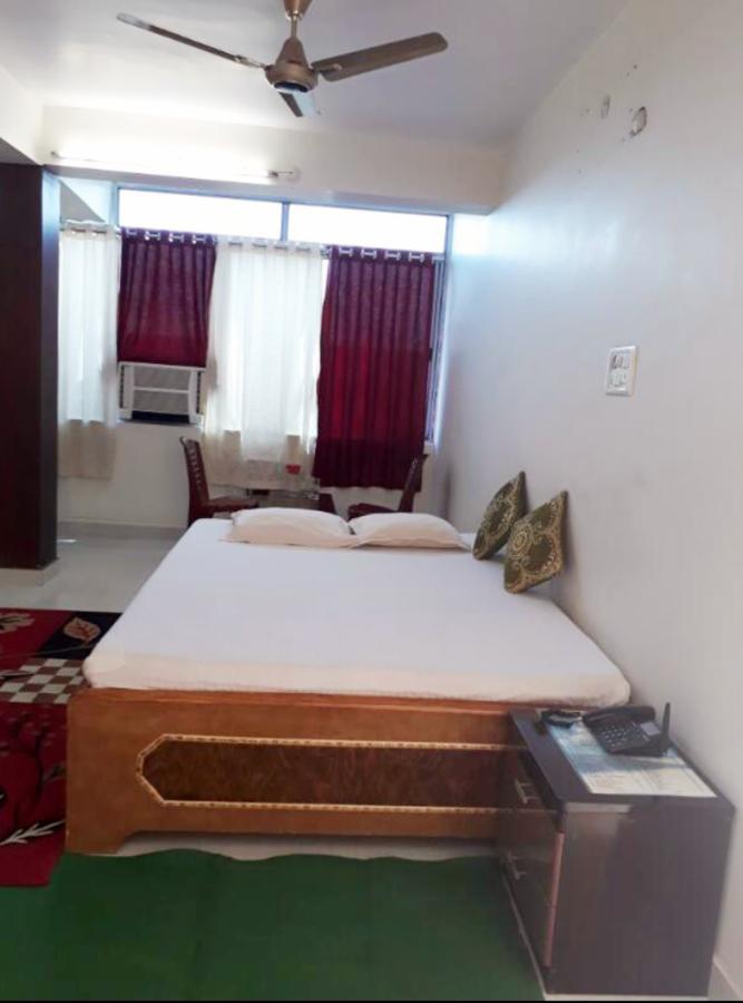 Royal Guest House Gaya Exterior foto